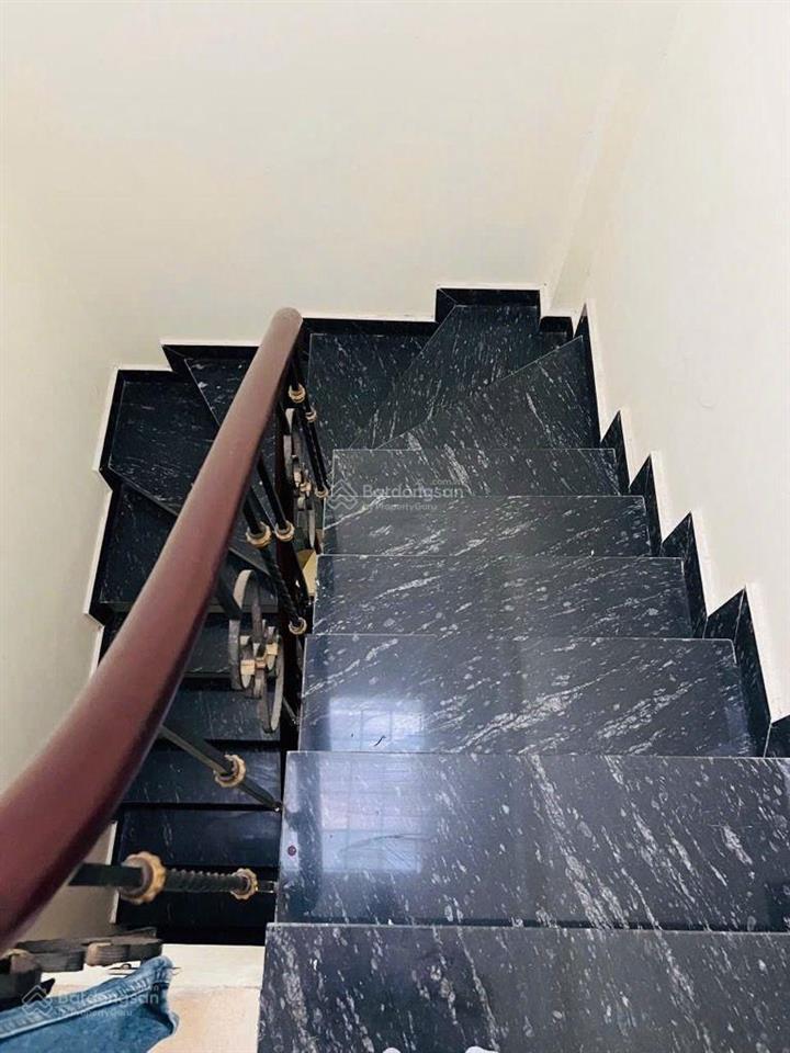 Một căn duy nhất trung tâm ngọc thụy trong đê giá hiếm nhỉnh nhẹ 5 tỉ  chính chủ 0969 958 ***