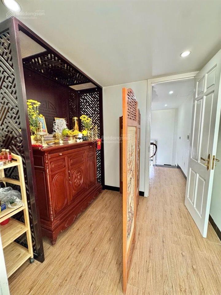 Bán nhà phân lô ngọc thụy vỉa hè 2 thoáng 7 tầng gara ô tô thang máy kinh doanh