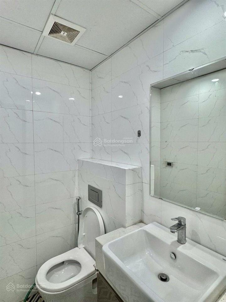 Bán nhà phân lô ngọc thụy vỉa hè 2 thoáng 7 tầng gara ô tô thang máy kinh doanh