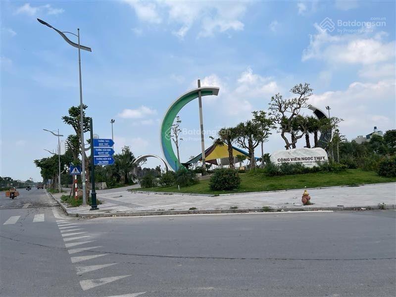 Bán nhà phân lô ngọc thụy vỉa hè 2 thoáng 7 tầng gara ô tô thang máy kinh doanh