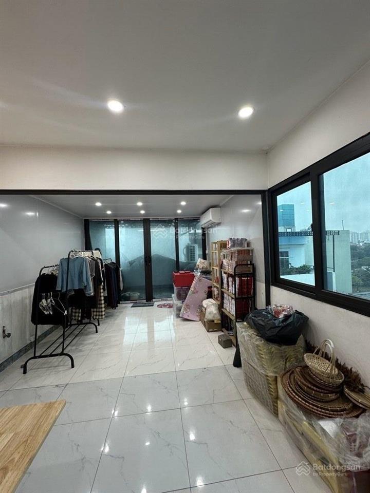Bán nhà khu 918, sân golf, vỉa hè, gara, thang máy, 40m2, 6 tầng, mặt tiền 3.6m, giá nhỉnh 13 tỷ.