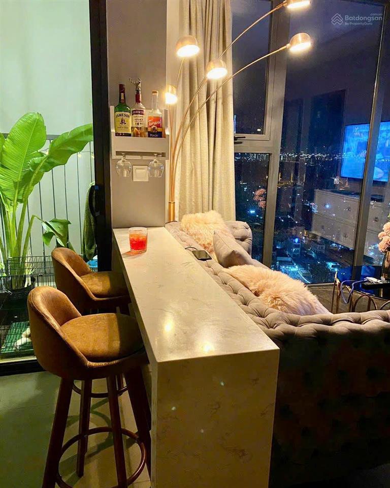 Bán căn 2pn view quận 1 pháo hoa  chủ nhà cắt lỗ 5,25 tỷ  để thương lượng thêm giá