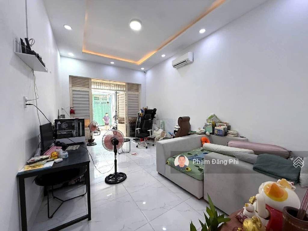 Hẻm nhựa đẹp  diện tích lớn giá tốt  nhà trống dọn vào ở ngay  có phòng ngủ trệt cho người lớn