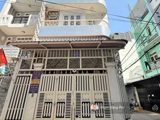 Biệt thự  lô góc  2 mặt đường xe tải tránh  không lộ giới  nhà có thang máy  điện pin mặt trời