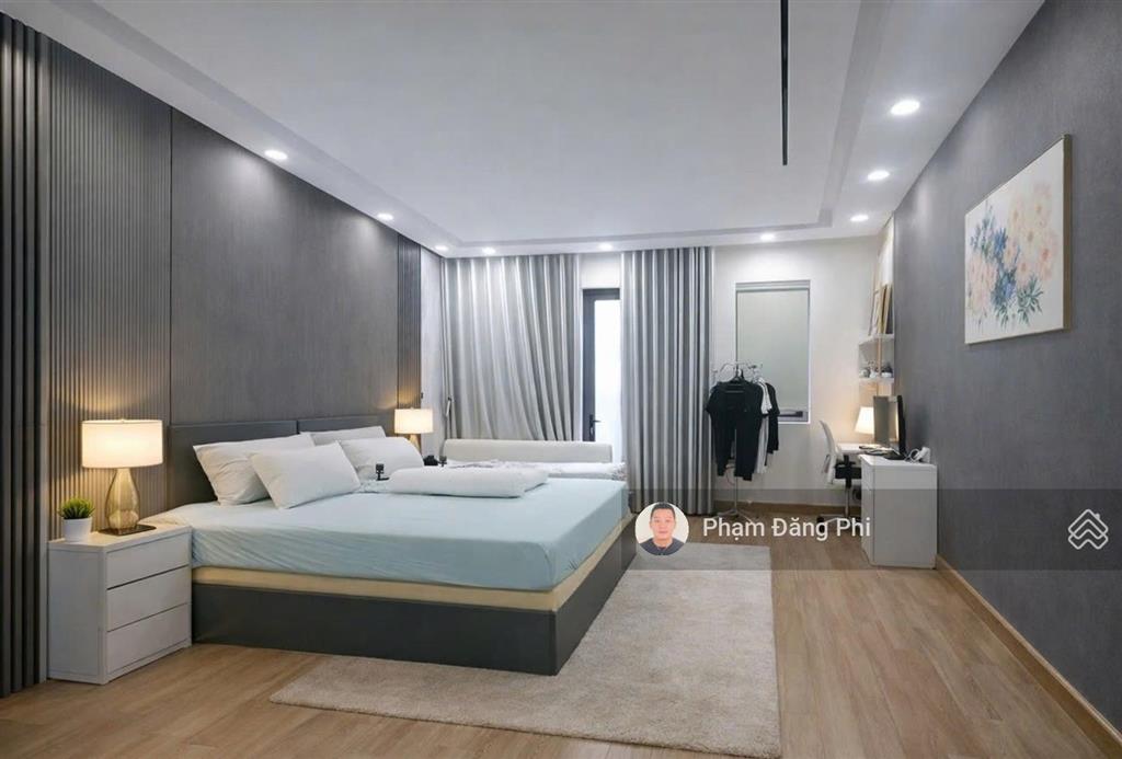 Nhà đẹp  hẻm ô tô thông  tiện ích ngập tràn  chợ, siêu thị emart, trường học các cấp.