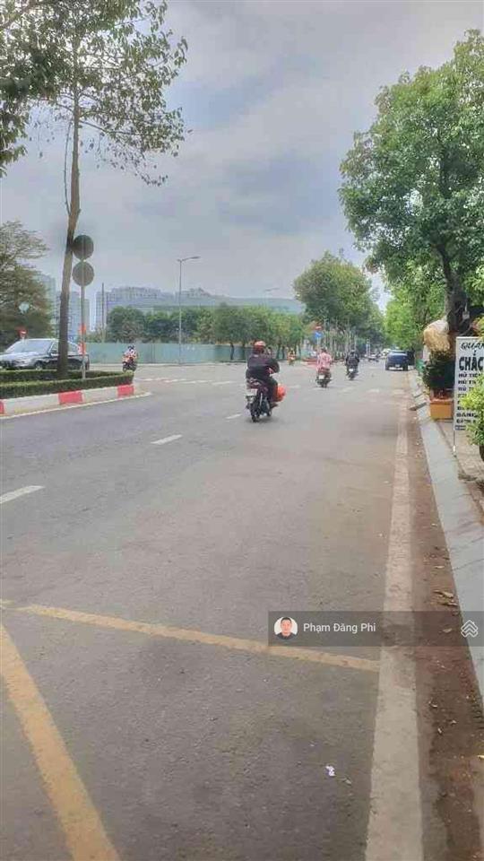 Nhà mặt tiền  ngay học viện cán bộ  kinh doanh sầm uất  tiện xây mới 1 hầm 7 tầng  62m2.