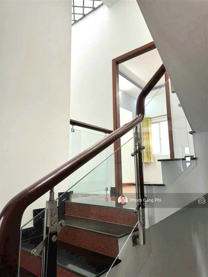 Nhà thiết kế tân cổ điển  mới đẹp  hẻm nhựa ô tô  khu riêng biệt chỉ 6 căn.