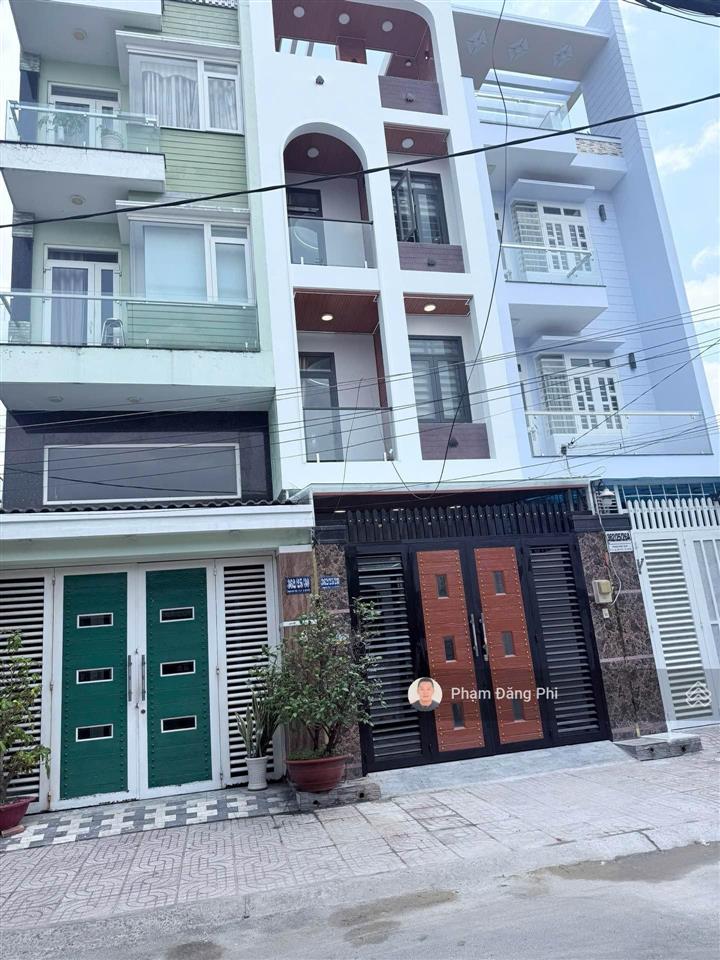 Nhà mới đẹp  hẻm nhựa 8m có lề 3m  đối diện emart  tiện mở văn phòng, công ty  dọn vào ở ngay.