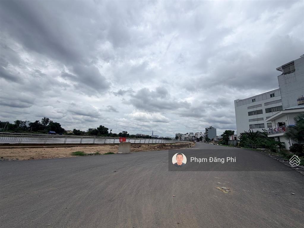 Biển gò vấp  bán nhà  hẻm nhựa thông thoáng  vài bước chân ra đường bờ kè xuyên tâm.