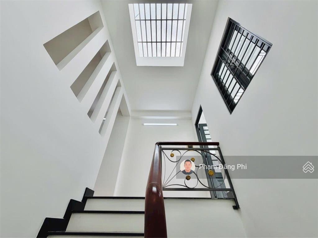 Nhà đẹp mới xây  giá tốt  hẻm nhựa ô tô thông thoáng  vị trí trung tâm  sát quang trung  60m2.