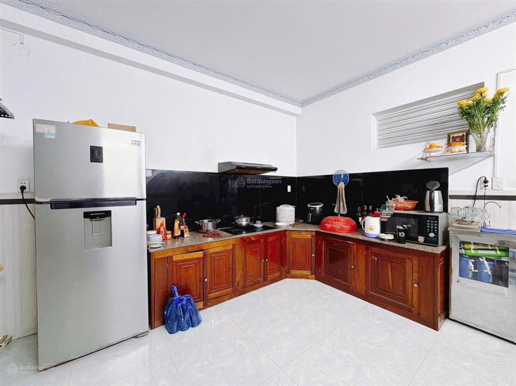 Hiếm quận 7  nhà 4 tầng dt 4.2x24m, hxh thông, gần nam long trần trọng cung, giá chỉ 8.x tỷ
