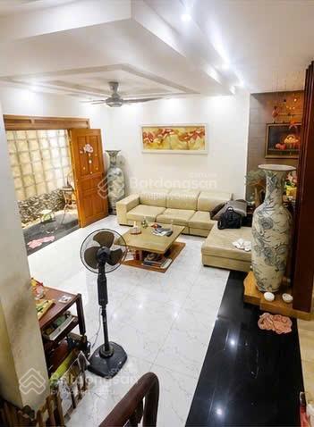 Biệt thự 3 tầng 4pn, gara ôtô, ngang 4.6m nở hậu 7.2x28m, 156m2, đường nhựa 8m, ngay lý phục man q7