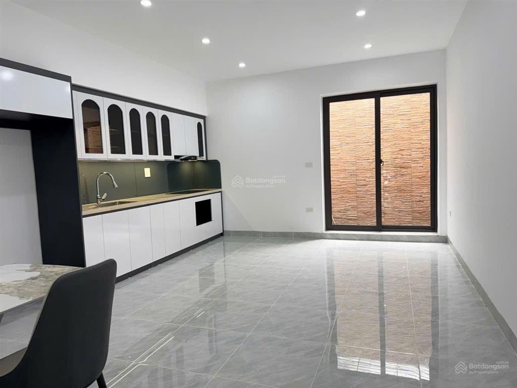 Không dành cho người do dự, 4 bánh tránh. vị trí cực đẹp 64m2 x 4 tầng, mặt tiền bề thế