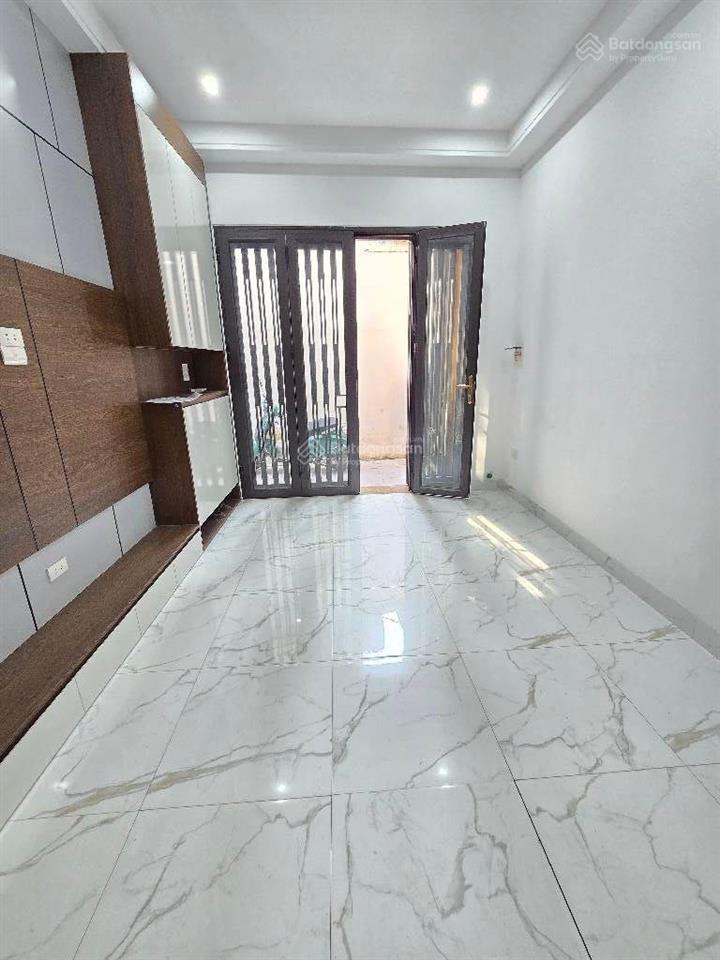 Siêu phẩn 2 mặt tiền thường tín dt50 m2 giá 4 tỷ ô tô ngũ trong nhà . nhà 5 tầng 2 mặt ở kinh doanh