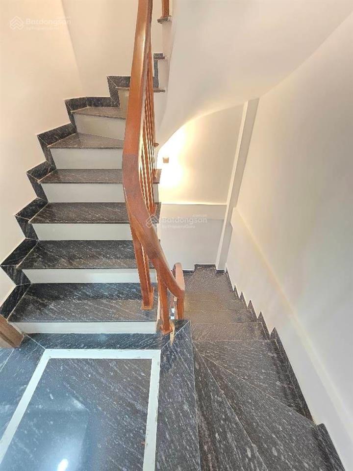 Siêu phẩn 2 mặt tiền thường tín dt50 m2 giá 4 tỷ ô tô ngũ trong nhà . nhà 5 tầng 2 mặt ở kinh doanh