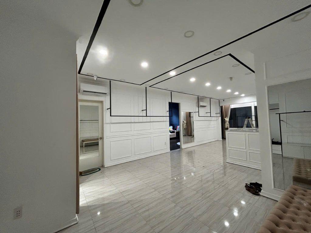 CHO THUÊ MĂT BẰNG NGAY TRUNG TÂM QUẬN 1 LÀM SHOP CTY...17TR/TH/65M2. LH:0903649102.