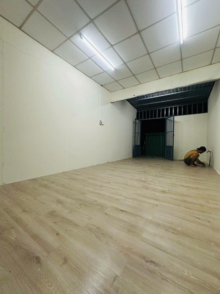 BÁN NHÀ GẦN SÂN BANH THẠNH XUÂN 25 Q12, DT 70M2 SHC CHỈ 1.040 TỶ. LH:NAM.0963677706. 