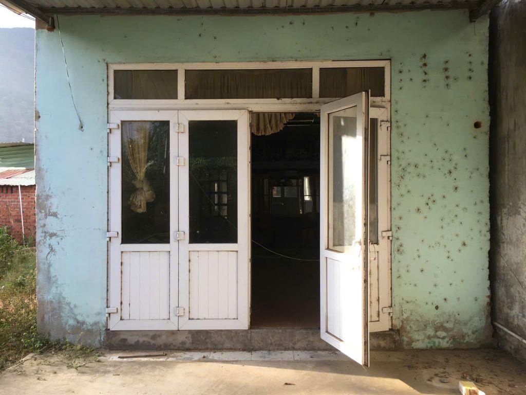 BÁN NHÀ CẤP 4 TẠI HUYỆN CÔN ĐẢO, DT 360.9 M2 - SHR - CHỈ 50TR/M2. LH:0908393271.