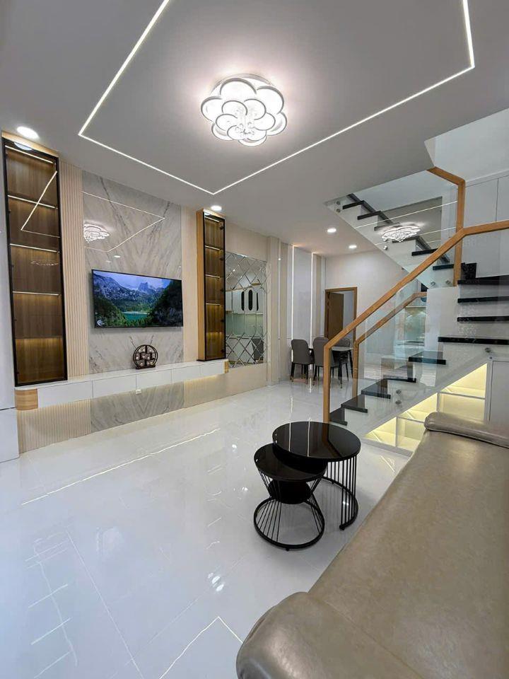 SIÊU PHẨM KẾ BÊN ĐẦM SEN, HXH CÁCH 1 CĂN RA MT – 40M2 - 6TỶ LH:0965547748.