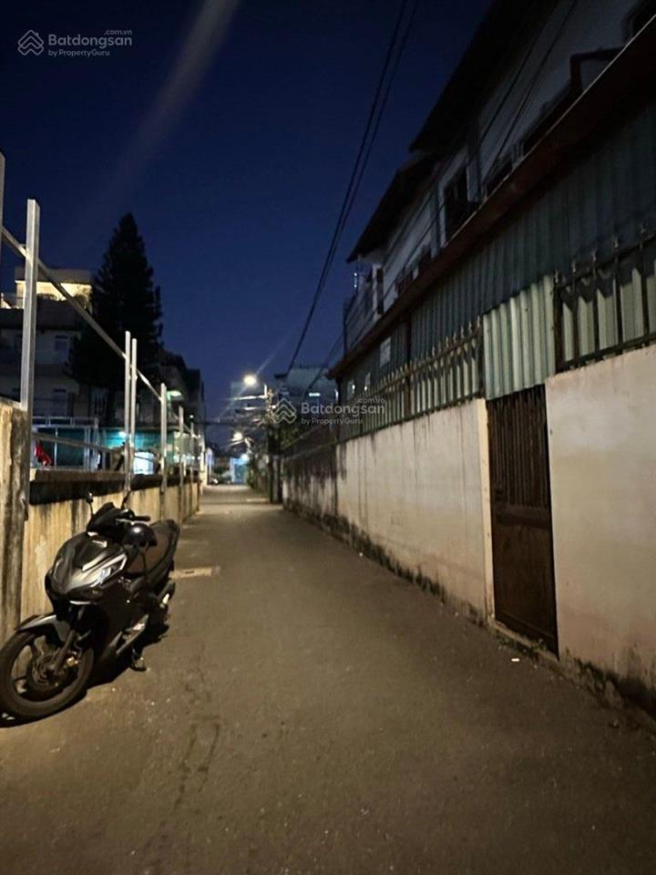 Bán đất tặng nhà xe hơi vào nhà gần ga metro phường phước long tp hcm