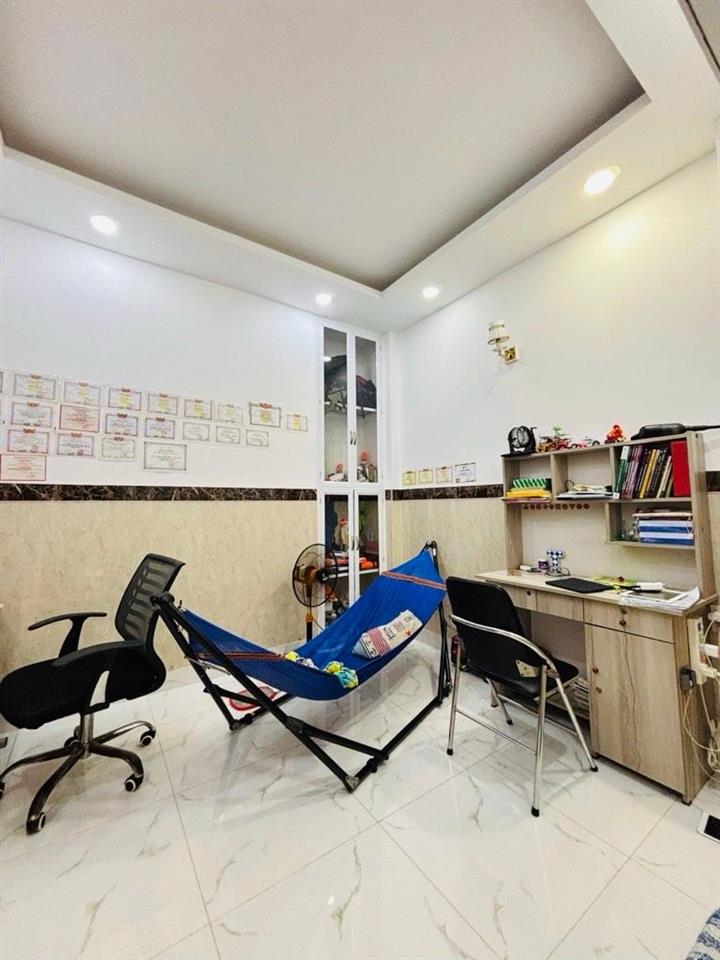 Nhà đẹp 4 tầng  hẻm oto gần mặt tiền ngay góc lê quang định  nguyễn văn đậu