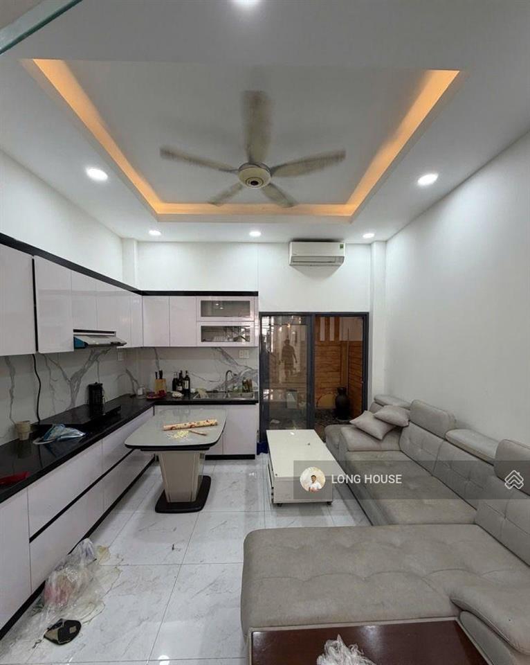 Khu vip, hẻm ô tô đào duy anh  thông hồng hà. nhà 4 tầng 4m x16m, sổ vuông a4