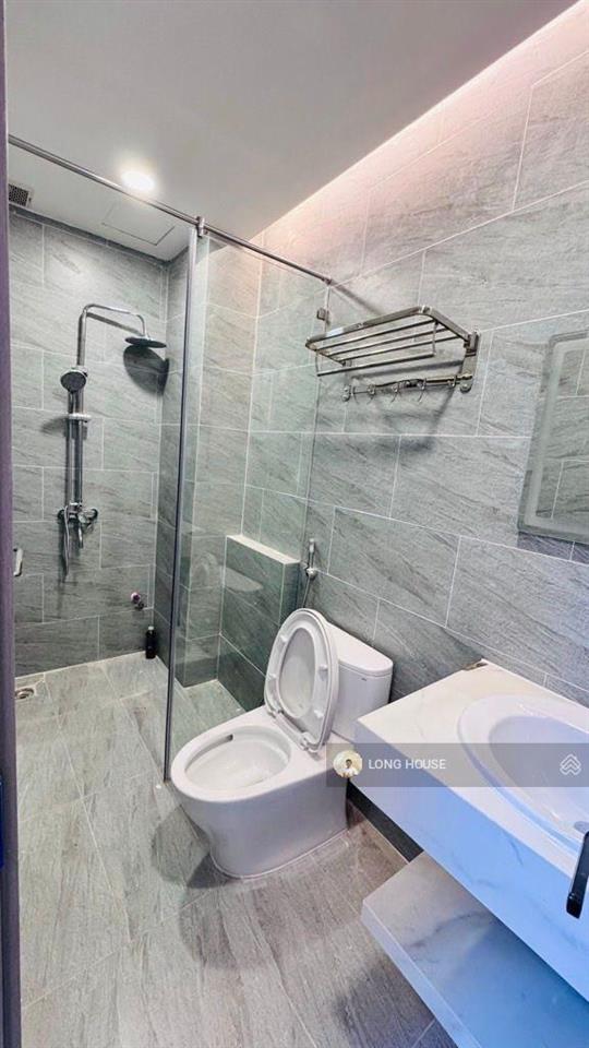 Khu vip ngay mặt tiền nguyễn thị huỳnh  nguyễn văn trỗi  nhà 5 tầng, 50m2 xây mới, hẻm oto