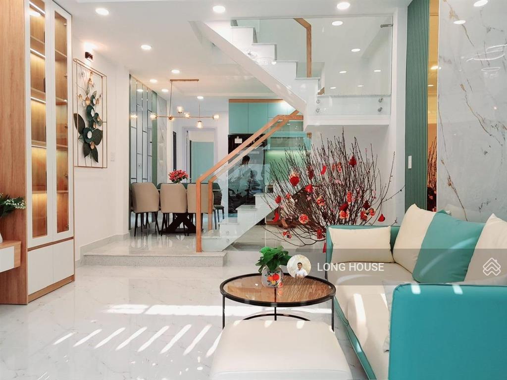 Nhà 55m2, ngang 4m, hẻm oto thông  thích quảng đức. khu cao tầng, an ninh, dân trí