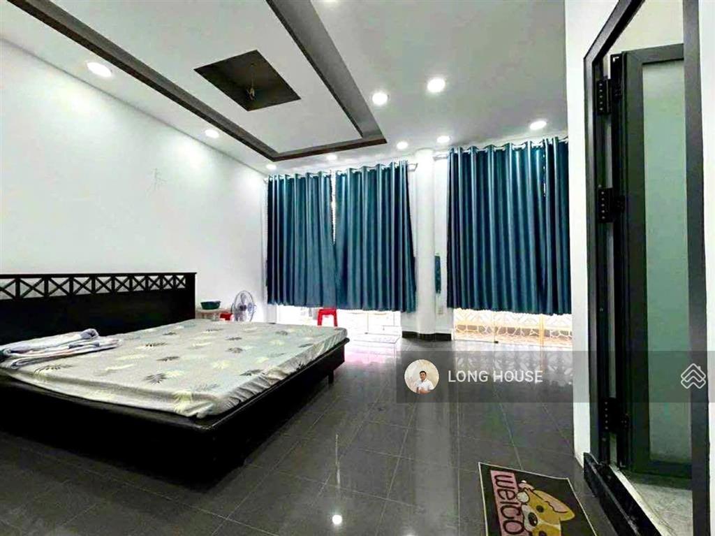 Nhà 3 tầng 6m x 12m, mặt tiền đường ngay thích quảng đức gần phan đăng lưu
