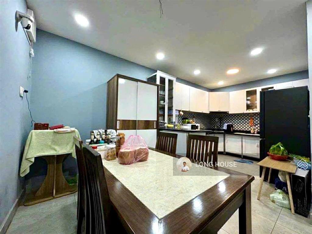 Nhà 3 tầng 6m x 12m, mặt tiền đường ngay thích quảng đức gần phan đăng lưu