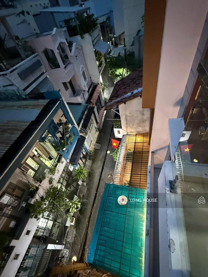 Nhà 5 tầng, 50m2, sổ vuông a4, hẻm rộng ngay mặt tiền sát bên phan đăng lưu  phú nhuận