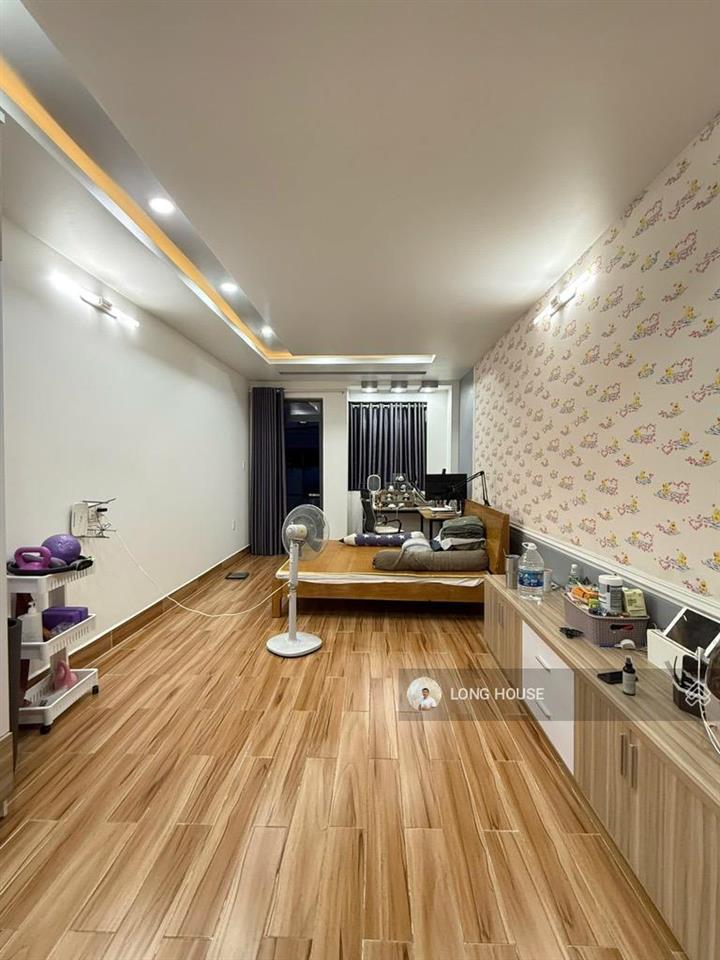 Nhà 5 tầng, 50m2, sổ vuông a4, hẻm rộng ngay mặt tiền sát bên phan đăng lưu  phú nhuận