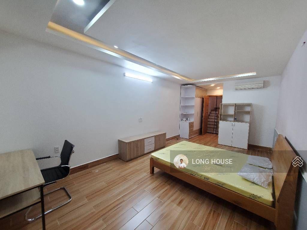 Nhà 5 tầng, 50m2, sổ vuông a4, hẻm rộng ngay mặt tiền sát bên phan đăng lưu  phú nhuận