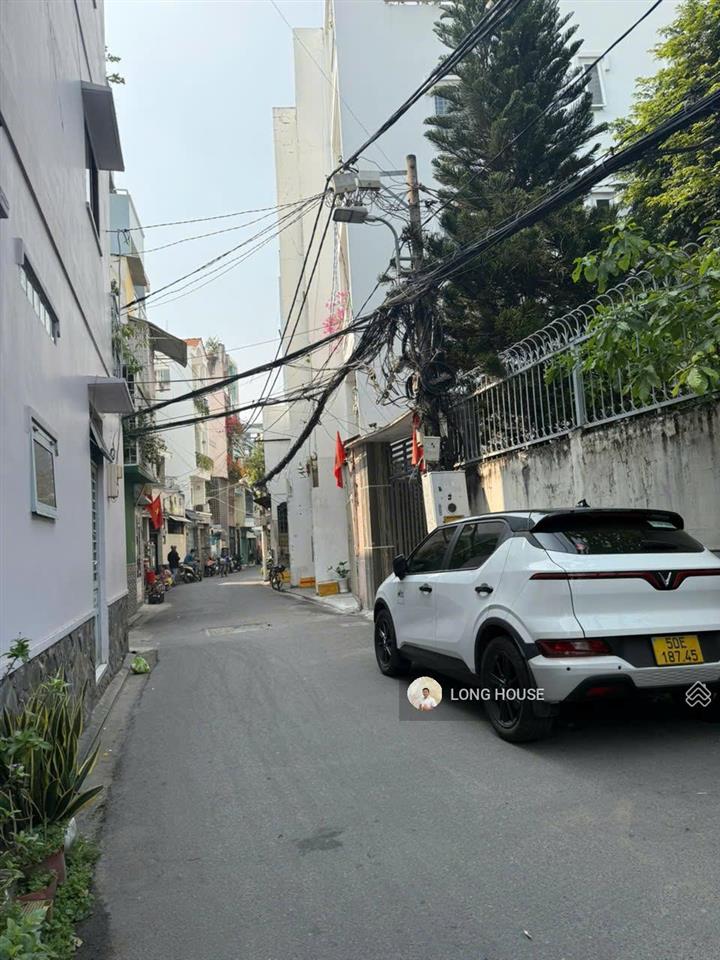 Nhà 55m2, ngang 4m, sổ nở hậu  hẻm oto thông thích quảng đức