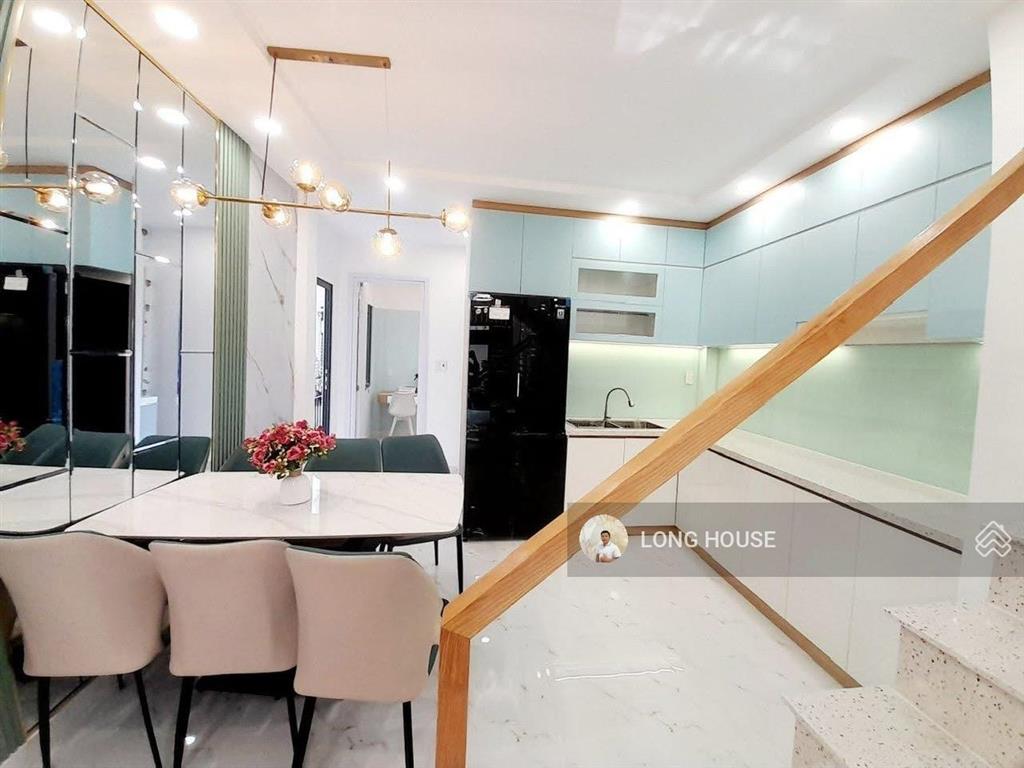 Nhà 55m2, ngang 4m, sổ nở hậu  hẻm oto thông thích quảng đức