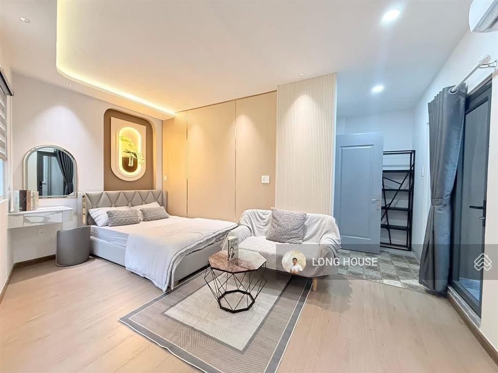 Nhà 5 tầng gần 40m2 4 phòng master nội thất luxury cách 1 căn ra mặt tiền hoa cau