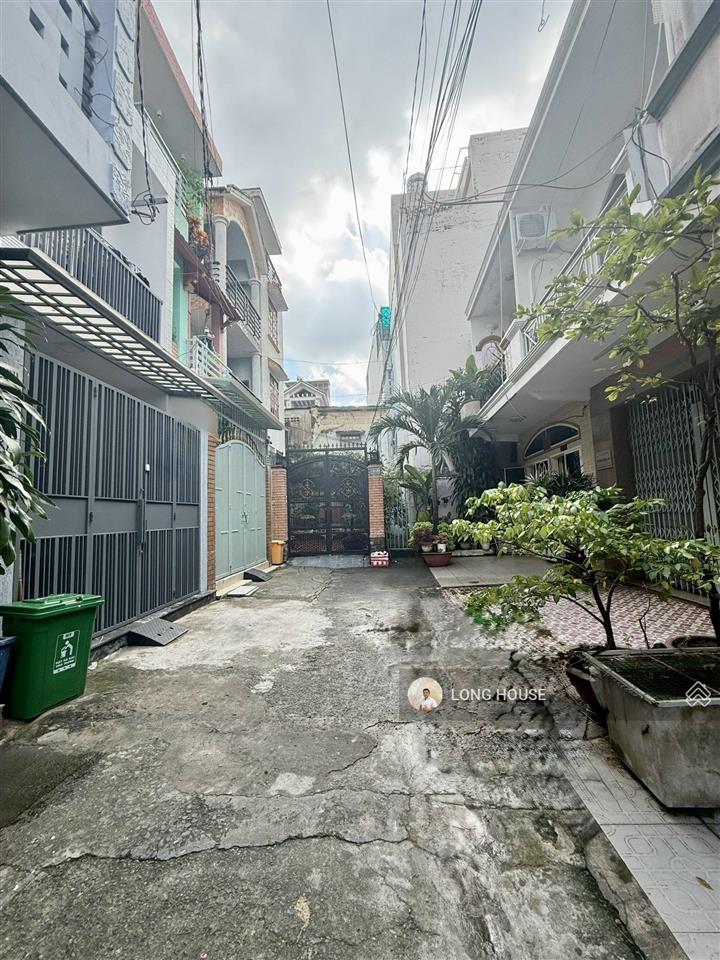 Giá tốt!!! nhà 58m2, sổ vuông, hẻm oto  lê văn sỹ ngay huỳnh văn bánh.