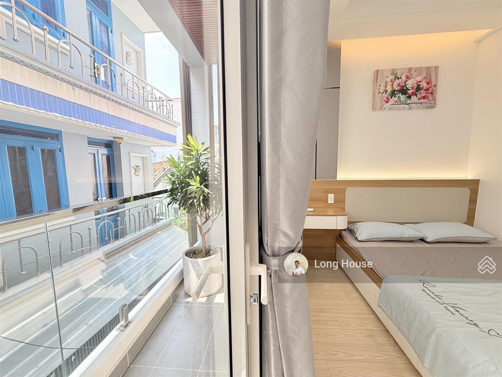 Nhà 4 tầng, 50m2, 4 phòng ngủ p.1 phú nhuận ngay phan đình phùng  phan xích long