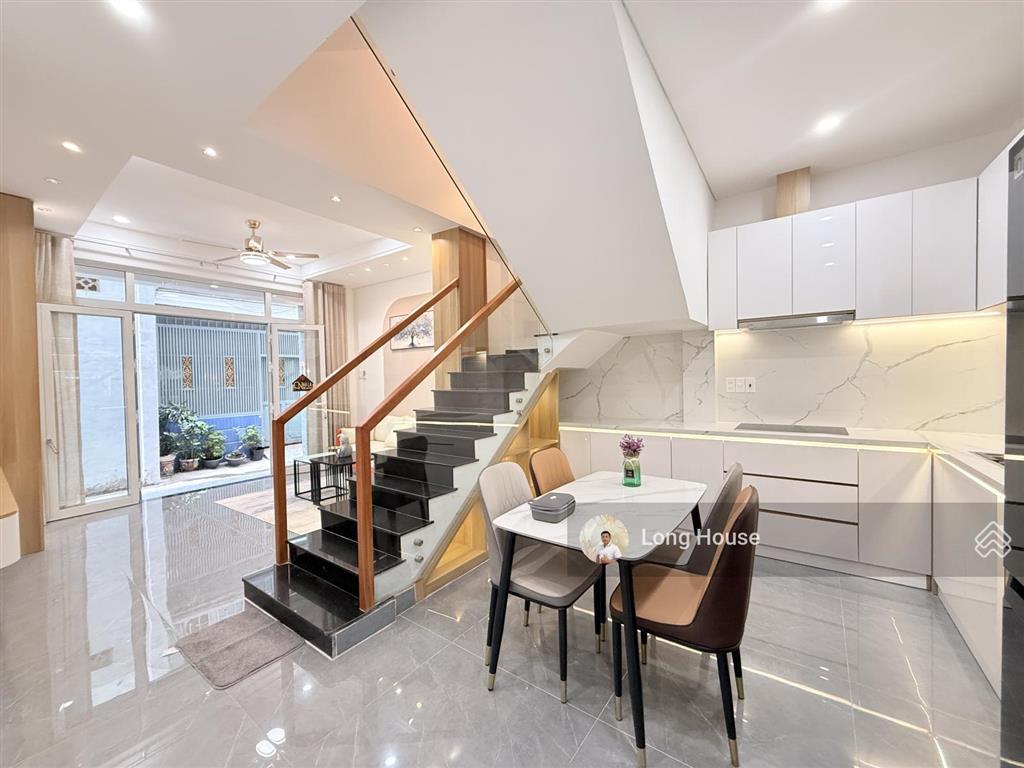 Nhà 4 tầng, 50m2, 4 phòng ngủ p.1 phú nhuận ngay phan đình phùng  phan xích long