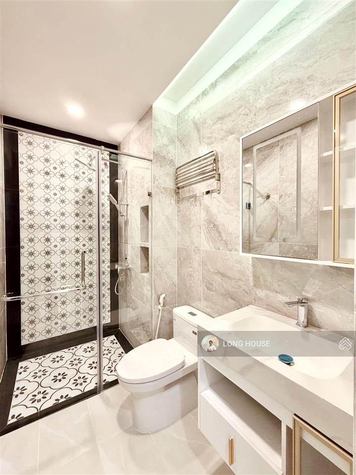 Siêu phẩm 6 tầng xây mới  hẻm oto  oto vào nhà  có thang máy ngay hàng xanh  gần bên q. 1