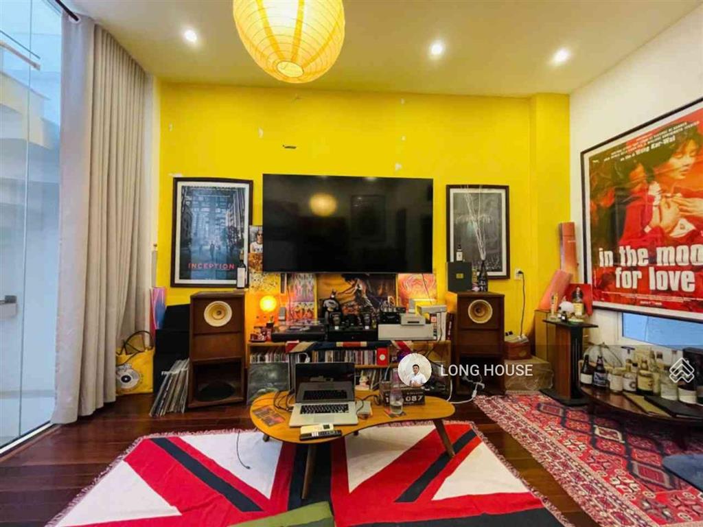 Nhà 5 tầng hơn 50m2  phong cách đan xen cổ điển hiện đại hẻm oto nguyễn văn đậu