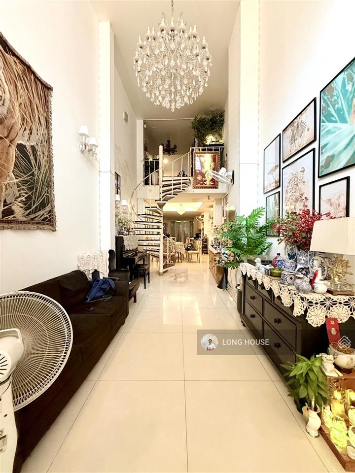 Nhà 5 tầng 70m2, oto quay đầu gần nhà, đi bộ 5 tới cầu bông  qua q.1