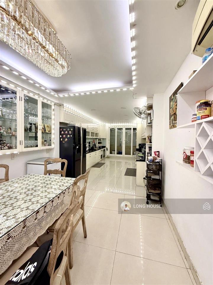 Nhà 5 tầng 70m2, oto quay đầu gần nhà, đi bộ 5 tới cầu bông  qua q.1