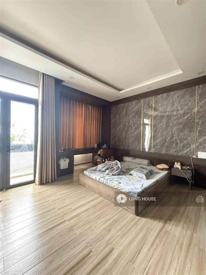Nhà mặt tiền  5 tầng 65m²  trường sa ngay cầu kiệu  vừa ở vừa kinh doanh