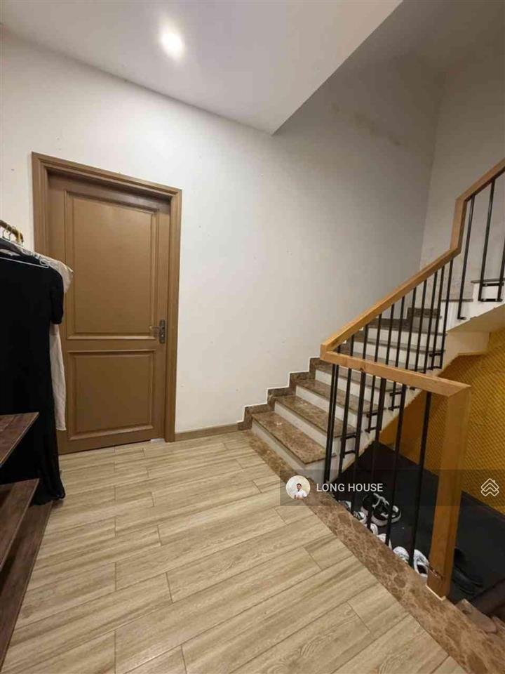 Nhà mặt tiền  5 tầng 65m²  trường sa ngay cầu kiệu  vừa ở vừa kinh doanh