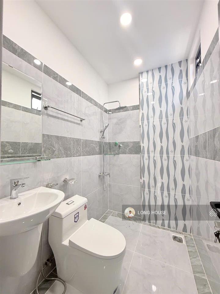 Nhà 5 tầng xây mới  căn góc hẻm 6m, xe tải thông  ngay huỳnh văn bánh  lê văn sỹ