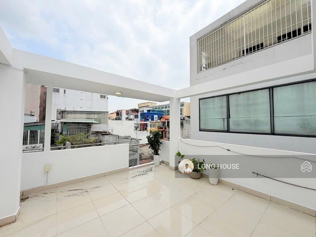 Nhà 4 tầng 46m2, sổ vuông a.4 hẻm oto lê văn sỹ q.3