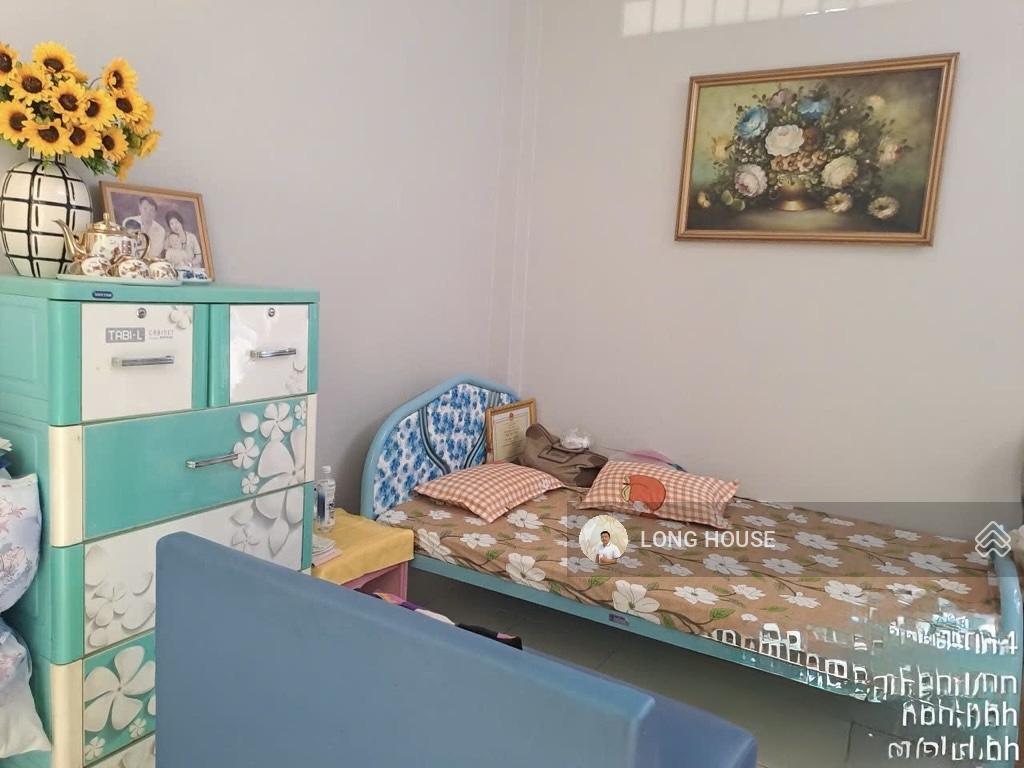 Nhà 4 tầng  khu vip sân bay, hẻm ô tô gần trường sơn