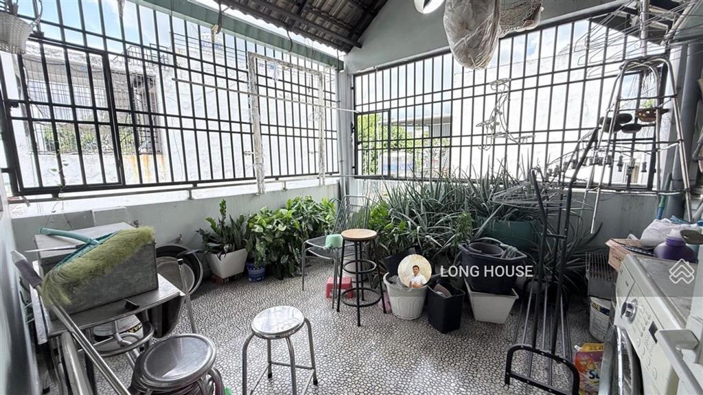 Nhà 5 tầng, gần 50m², ngang lớn, sổ vuông  hẻm lớn gần mặt tiền trường sa  ngay lê văn sỹ.
