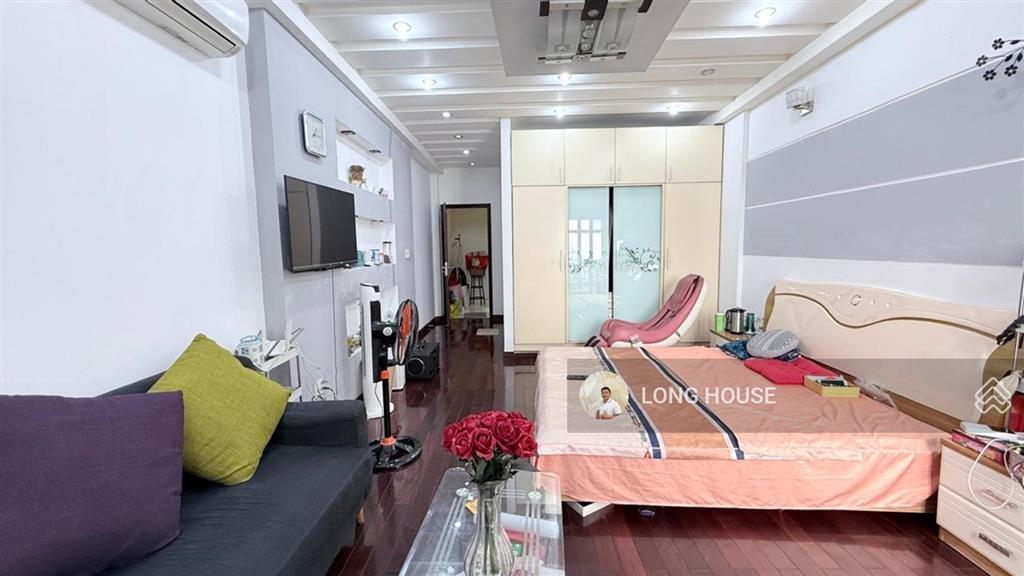 Nhà 5 tầng, gần 50m², ngang lớn, sổ vuông  hẻm lớn gần mặt tiền trường sa  ngay lê văn sỹ.